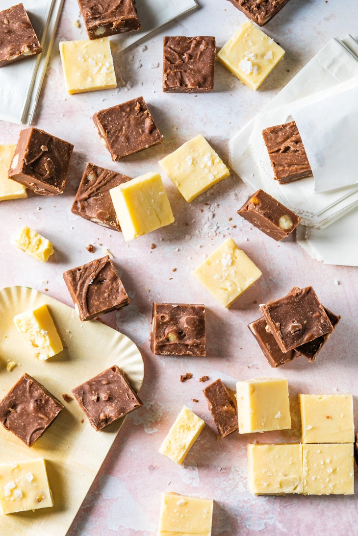 Salted_White_Chocolate_Macadamia_Fudge-3351